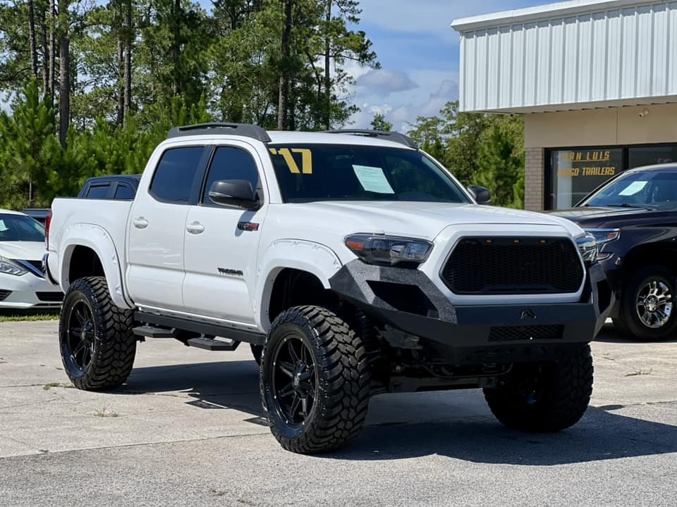 2017 Toyota Tacoma TRD Off Road's photo