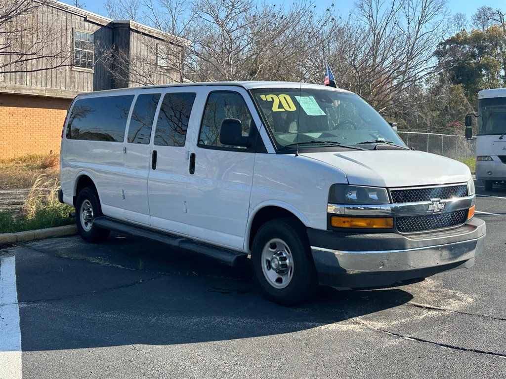 2020 Chevrolet Express Passenger LT's photo