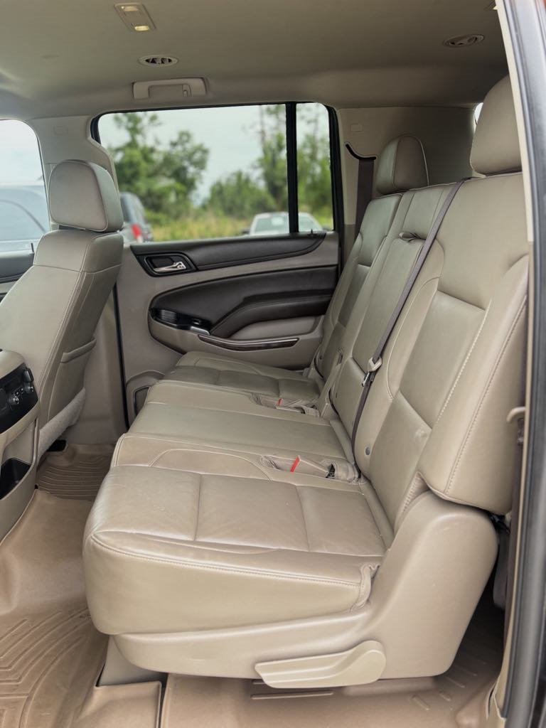 2018 Chevrolet Suburban LT - Photo 9