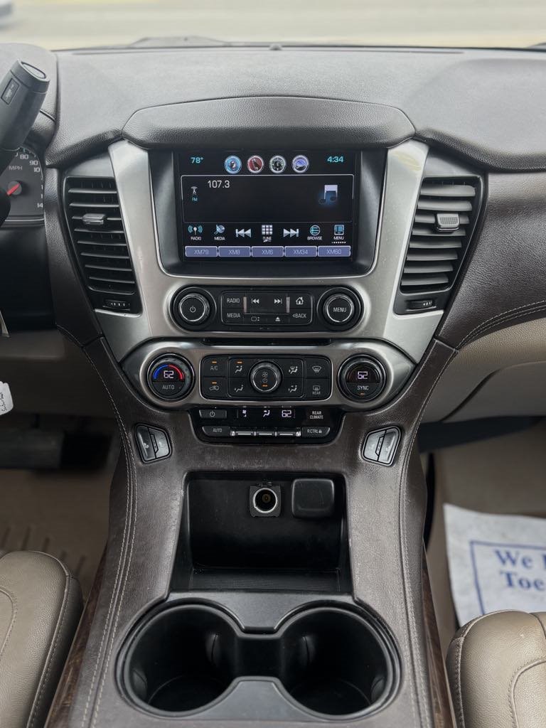 2018 Chevrolet Suburban LT - Photo 6