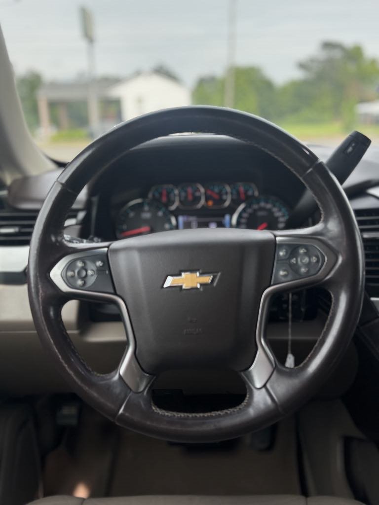 2018 Chevrolet Suburban LT - Photo 7