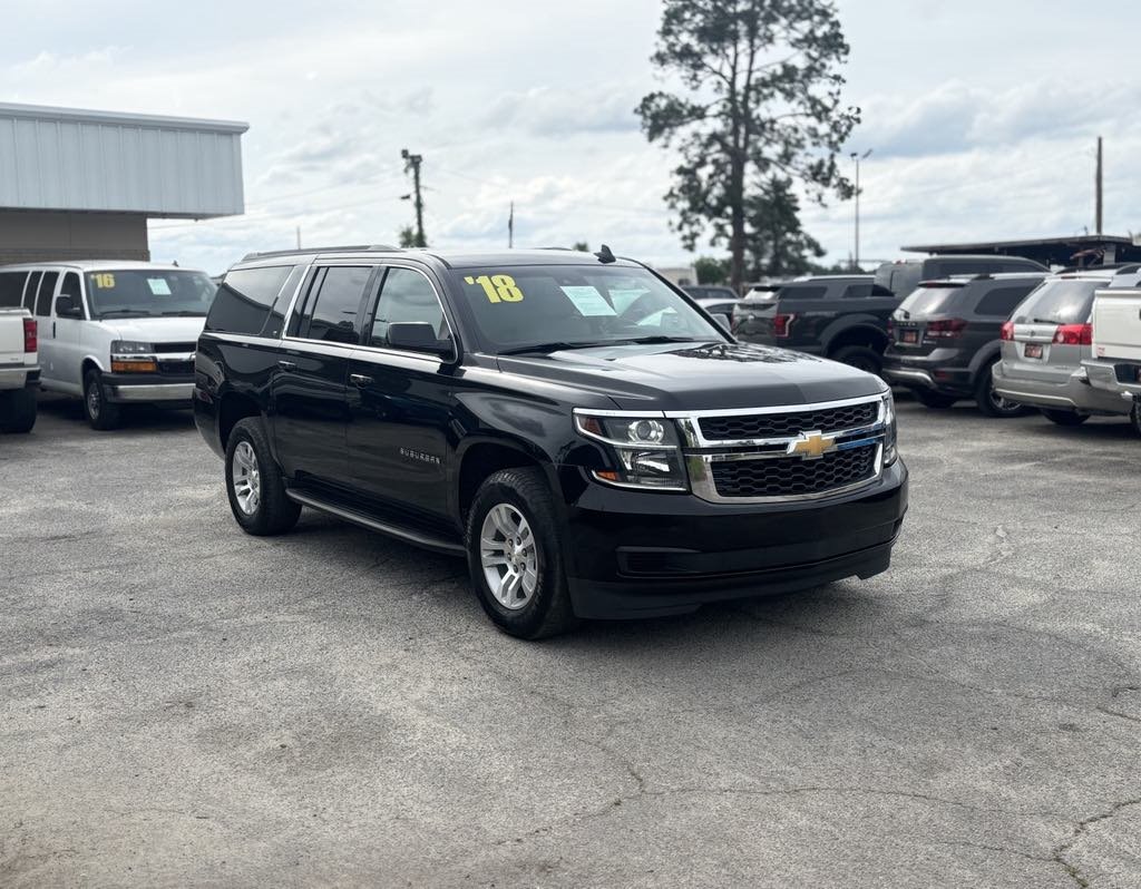 2018 Chevrolet Suburban LT's photo