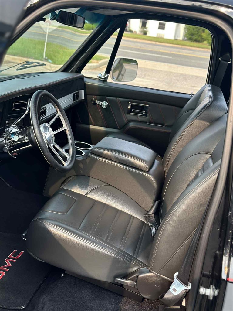1987 GMC R15 Conventional - Photo 9