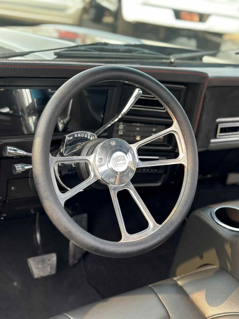 1987 GMC R15 Conventional - Photo 10