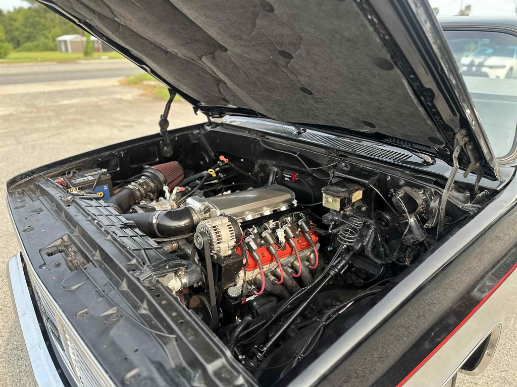 1987 GMC R15 Conventional - Photo 6