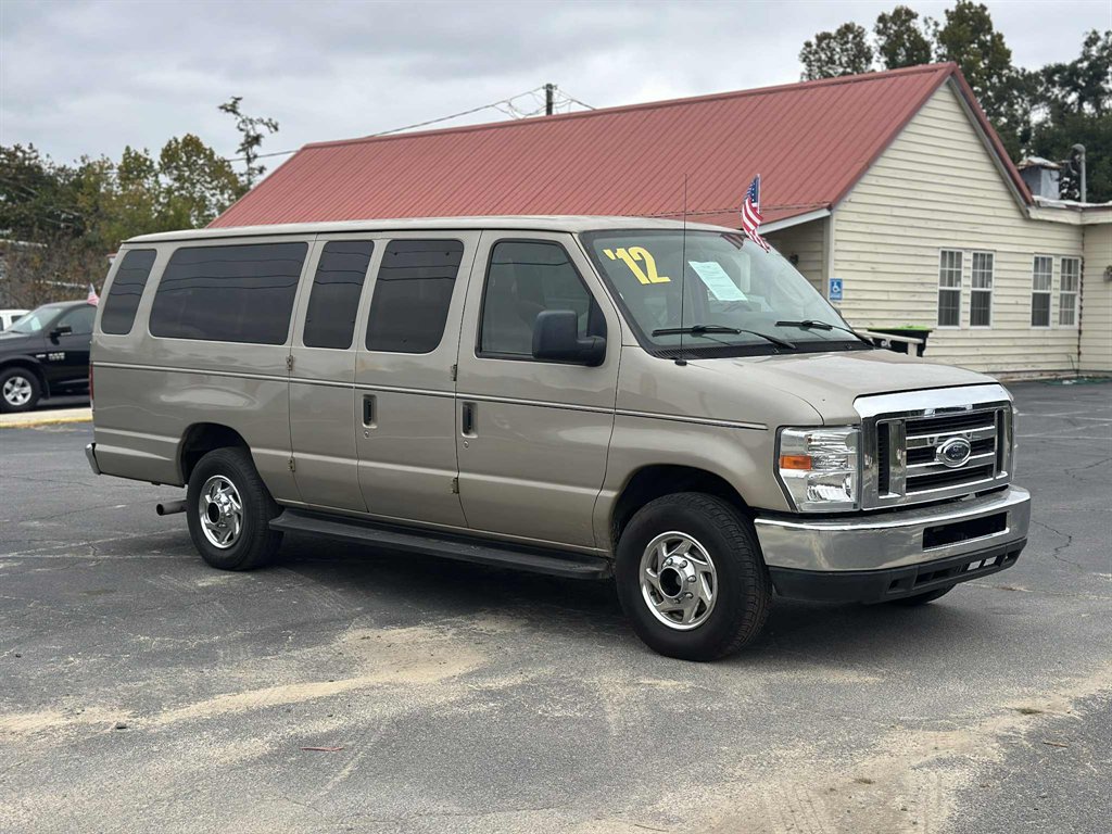 2012 Ford E-Series Econoline Wagon XLT